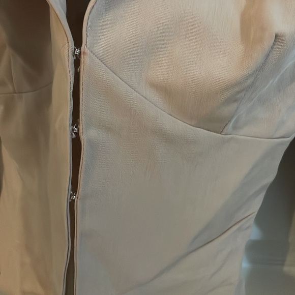 Blazer - Picture 3 of 4